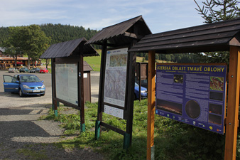 Sternenpark Izera: Hinweistafel am Parkplatz